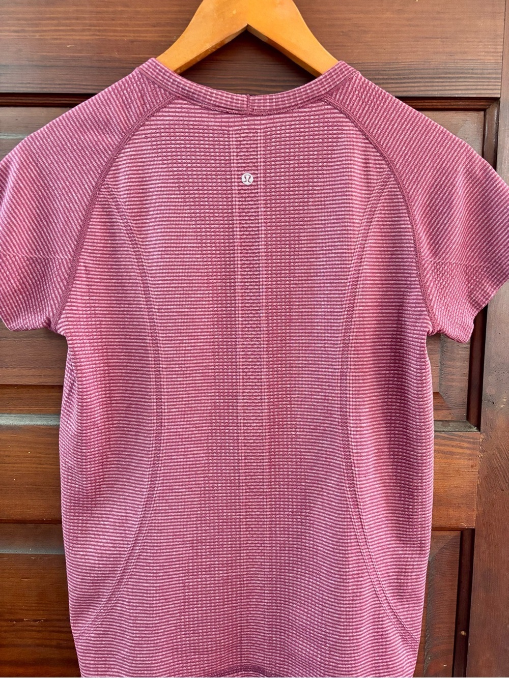 Lululemon Wonen’s Swiftly Tech Short Sleeve Top in Heathered Dashing Purple - Picture 3 of 10